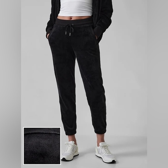 Athleta Pants - Athleta Cozy Karma Recover Jogger in Black Size Extra Small